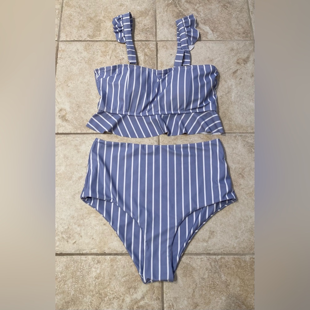 🌸3/$20🍉 Zaful Blue and White Striped Bikini
